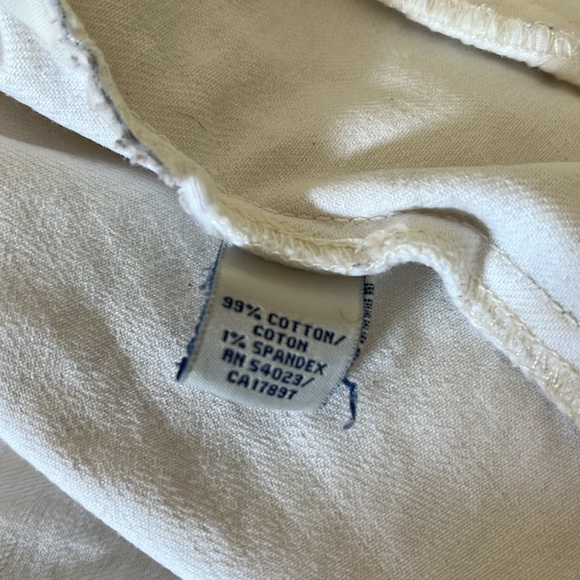 Woman white jacket - Picture 9 of 9